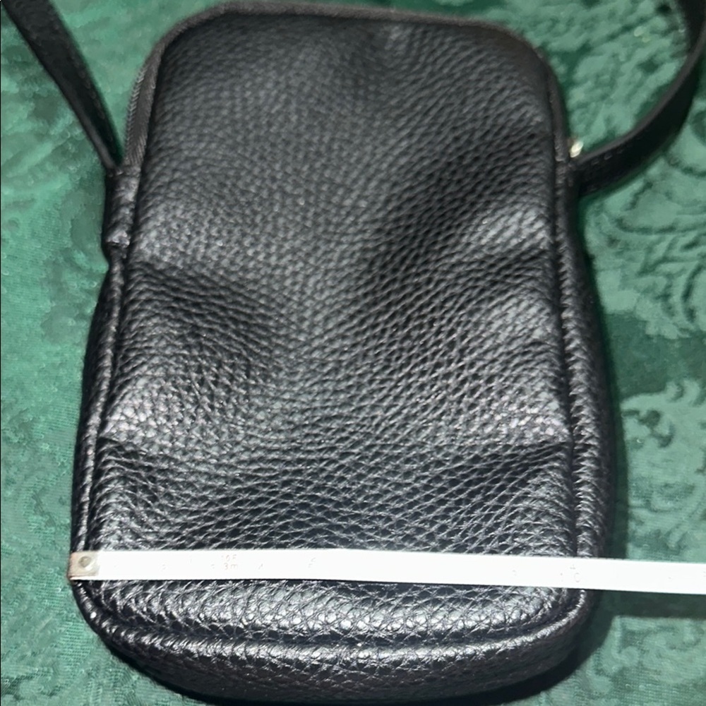 Nautica PEBBELED EMBORIDERED LOGO
CROSSBODY PHONE BAG - Picture 11 of 13